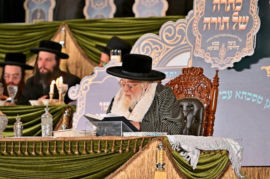 גלריה: מעמד כתרה של תורה למאות בחורי "תולדות אהרן" גלריה: מעמד כתרה של תורה למאות בחורי "תולדות אהרן"