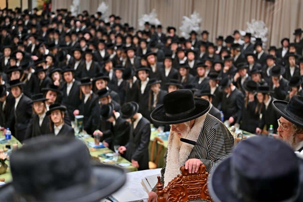 גלריה: מעמד כתרה של תורה למאות בחורי "תולדות אהרן" גלריה: מעמד כתרה של תורה למאות בחורי "תולדות אהרן"