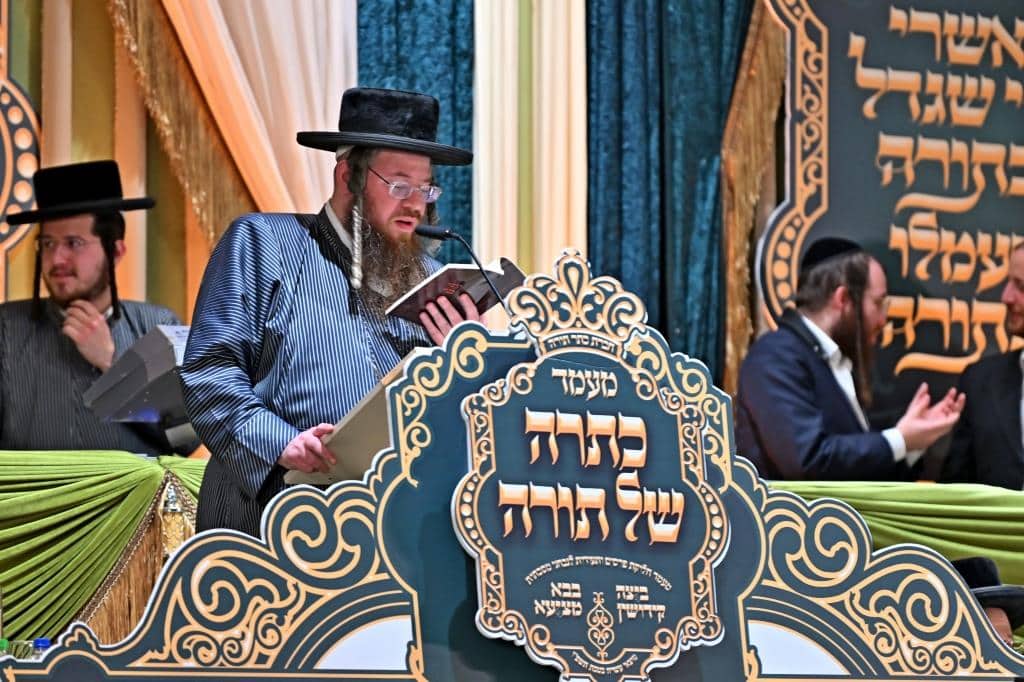 גלריה: מעמד כתרה של תורה למאות בחורי "תולדות אהרן" גלריה: מעמד כתרה של תורה למאות בחורי "תולדות אהרן"