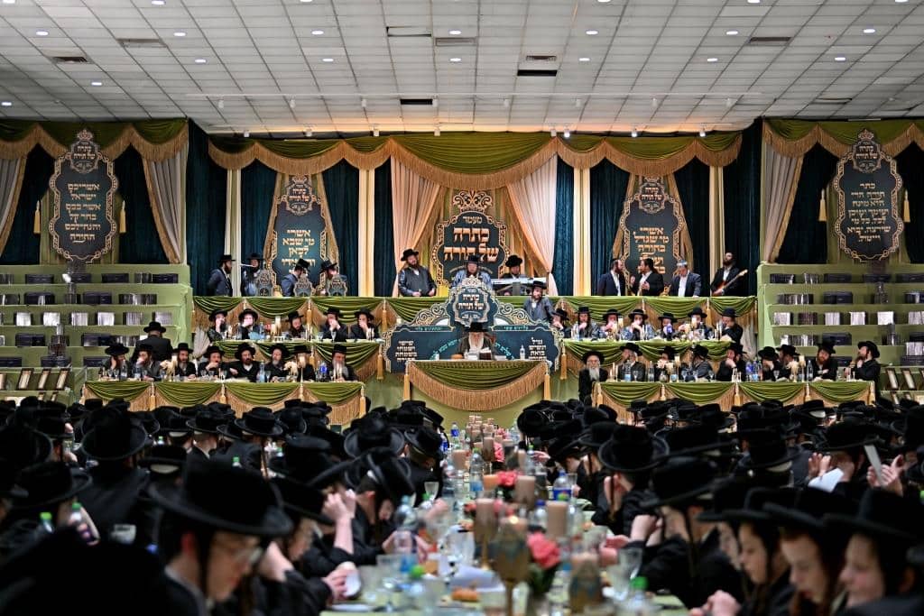 גלריה: מעמד כתרה של תורה למאות בחורי "תולדות אהרן" גלריה: מעמד כתרה של תורה למאות בחורי "תולדות אהרן"