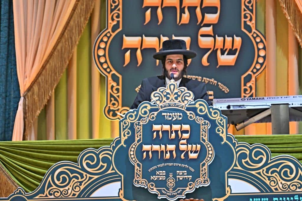 גלריה: מעמד כתרה של תורה למאות בחורי "תולדות אהרן" גלריה: מעמד כתרה של תורה למאות בחורי "תולדות אהרן"