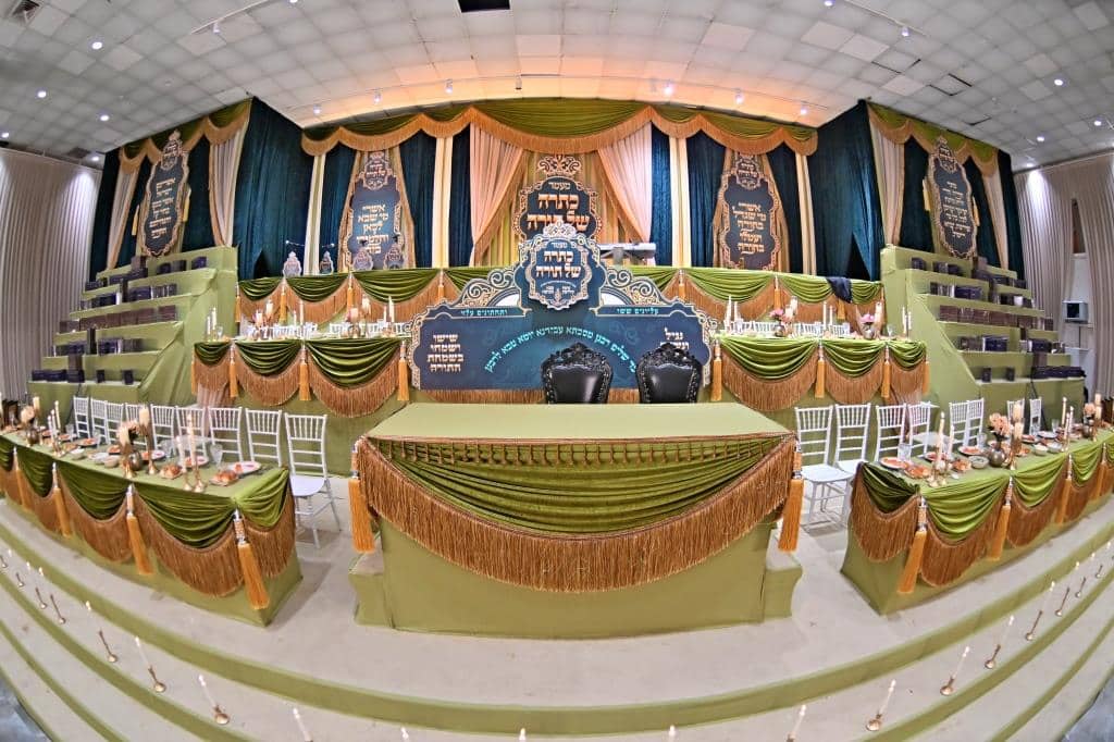 גלריה: מעמד כתרה של תורה למאות בחורי "תולדות אהרן" גלריה: מעמד כתרה של תורה למאות בחורי "תולדות אהרן"