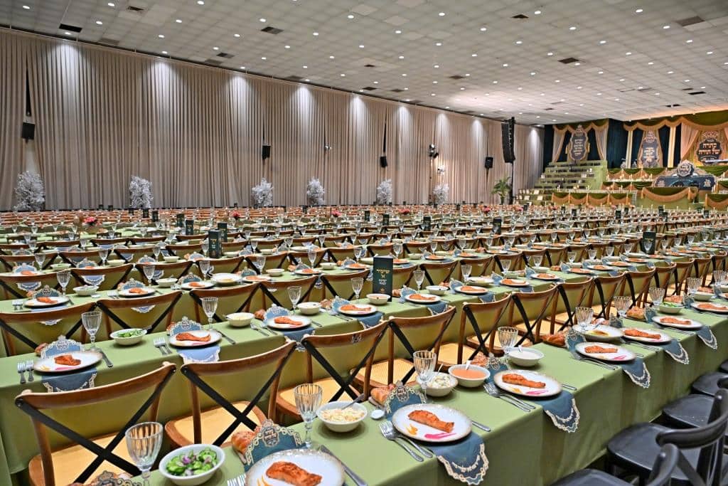 גלריה: מעמד כתרה של תורה למאות בחורי "תולדות אהרן" גלריה: מעמד כתרה של תורה למאות בחורי "תולדות אהרן"