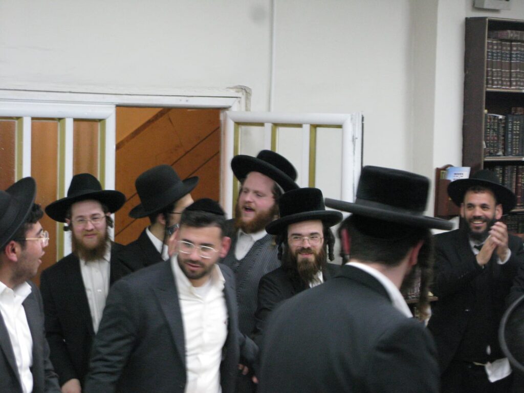 יותר מאחרים: המענק שקיבל אסיר עולם התורה עבור חתונתו