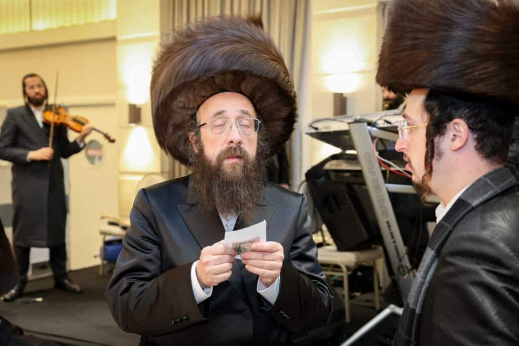 גלריה: שמחת נישואי בן המשפיע הגה"צ רבי פנחס דוד בונקר