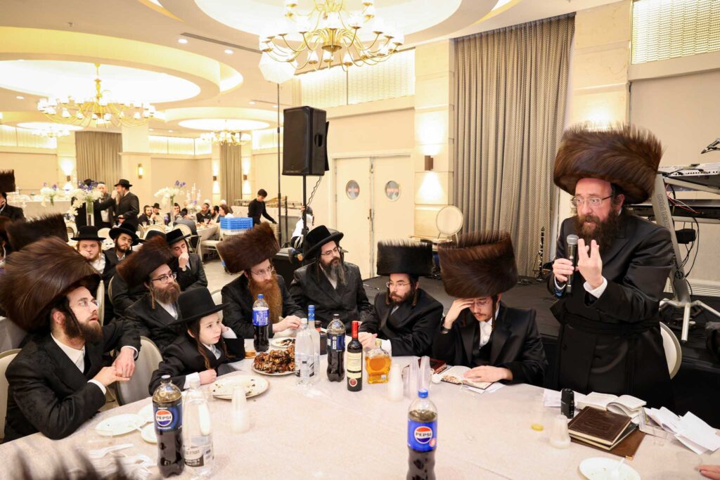 גלריה: שמחת נישואי בן המשפיע הגה"צ רבי פנחס דוד בונקר