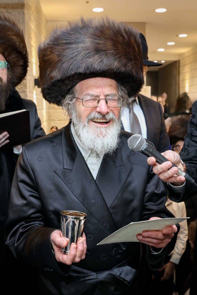 גלריה: שמחת נישואי בן המשפיע הגה"צ רבי פנחס דוד בונקר