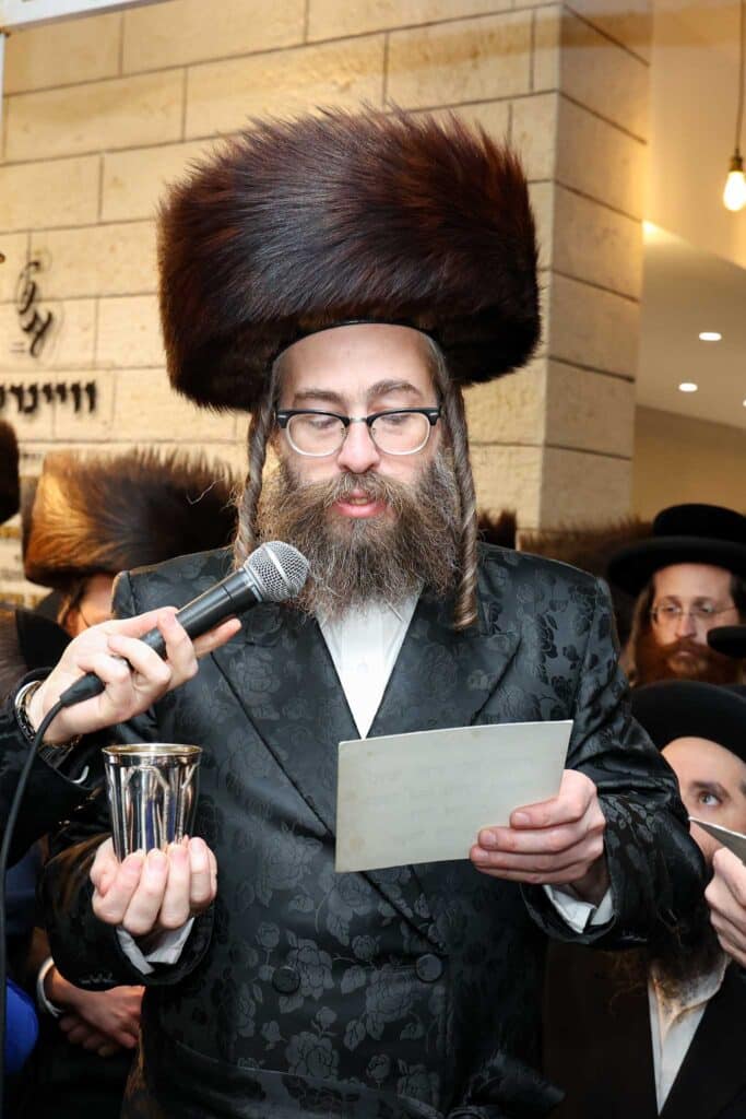 גלריה: שמחת נישואי בן המשפיע הגה"צ רבי פנחס דוד בונקר