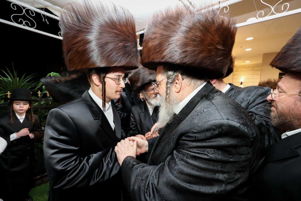גלריה: שמחת נישואי בן המשפיע הגה"צ רבי פנחס דוד בונקר