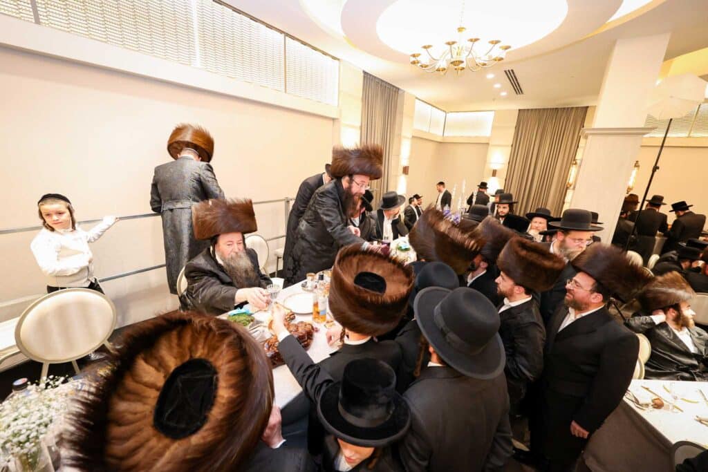 גלריה: שמחת נישואי בן המשפיע הגה"צ רבי פנחס דוד בונקר