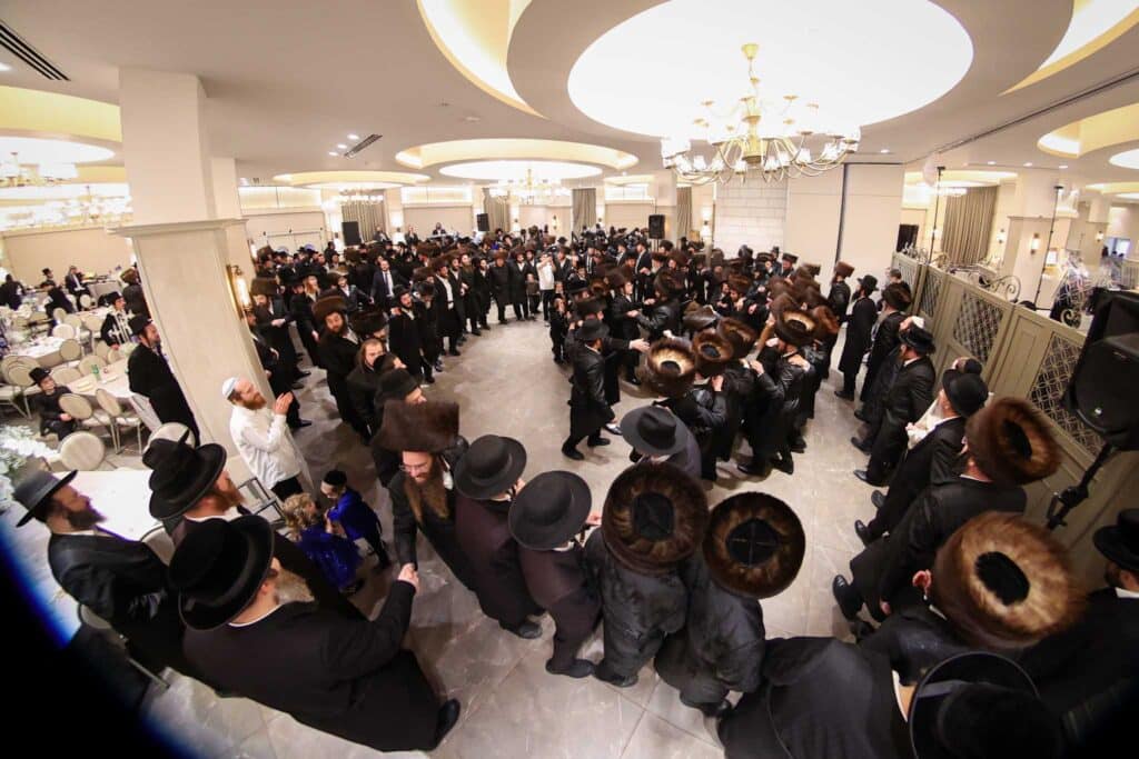 גלריה: שמחת נישואי בן המשפיע הגה"צ רבי פנחס דוד בונקר