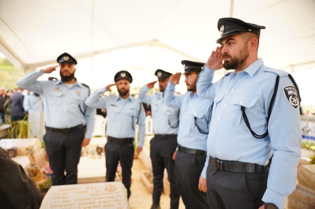 בדרכו האחרונה: המונים ליוו את רן גואילי הי"ד לקבר ישראל בדרכו האחרונה: המונים ליוו את רן גואילי הי"ד לקבר ישראל
