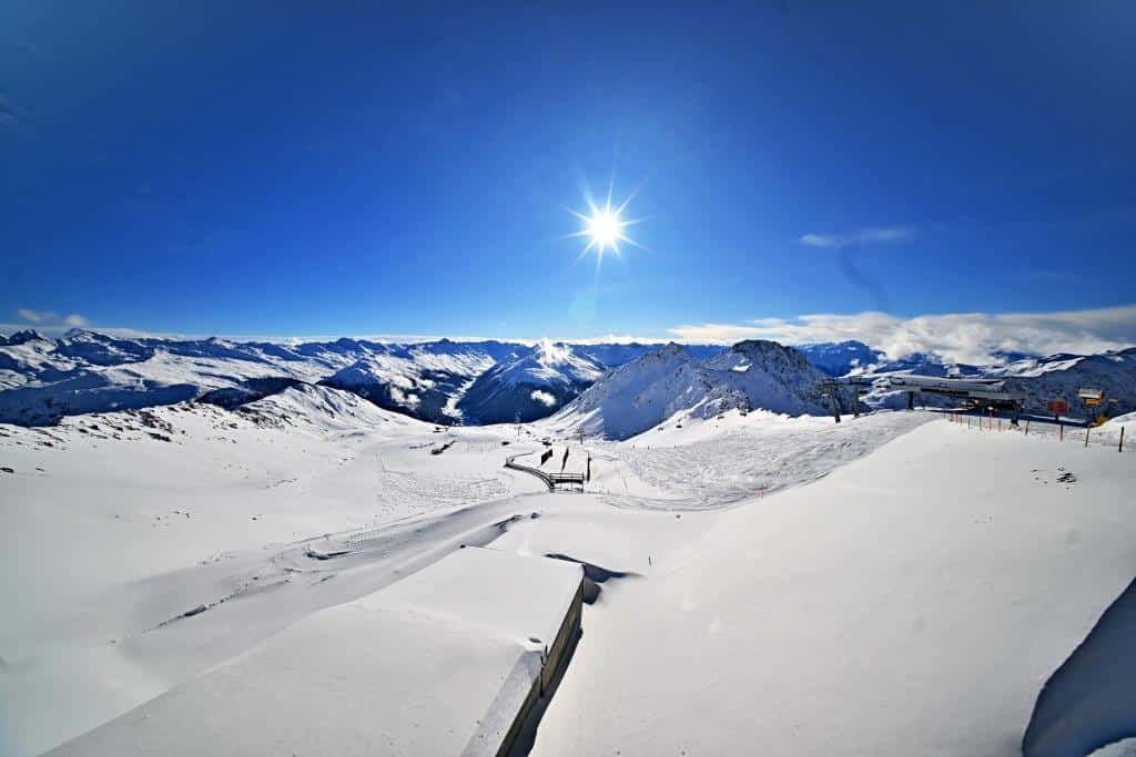 צפו ותתפעלו: גלריית תמונות מרהיבות מדאבוס המושלגת