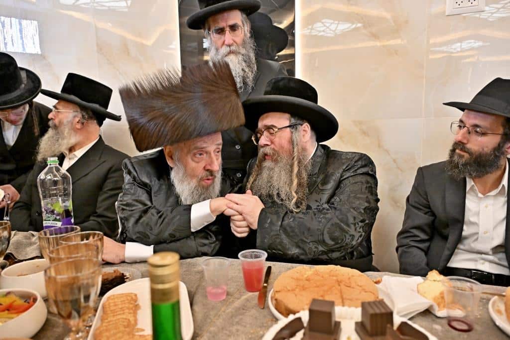 גלריה: רבנים ואישי ציבור בשמחת בר המצוה לבן איש קרעסטיר