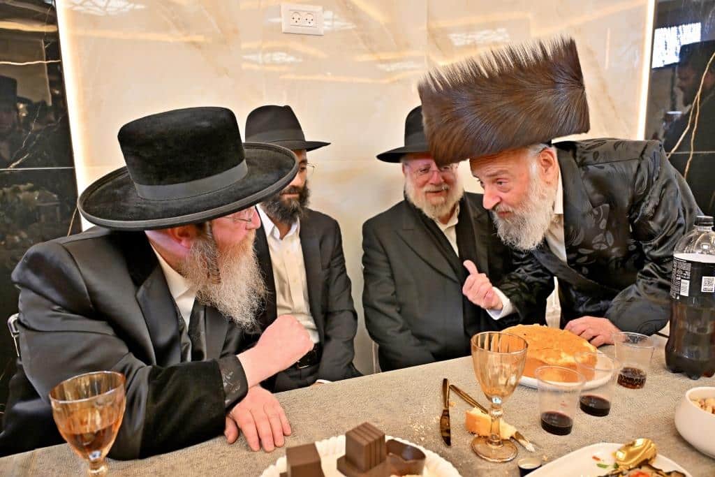 גלריה: רבנים ואישי ציבור בשמחת בר המצוה לבן איש קרעסטיר