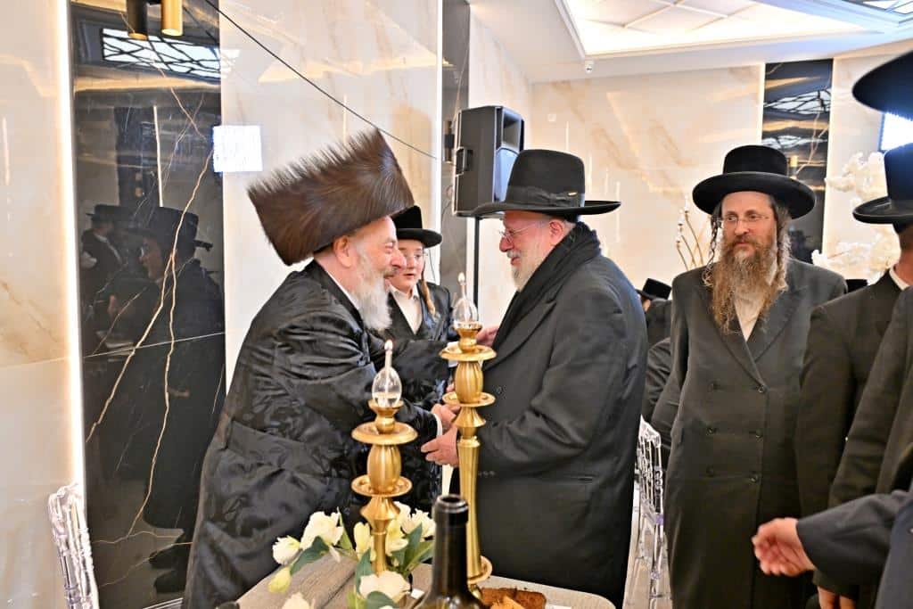 גלריה: רבנים ואישי ציבור בשמחת בר המצוה לבן איש קרעסטיר