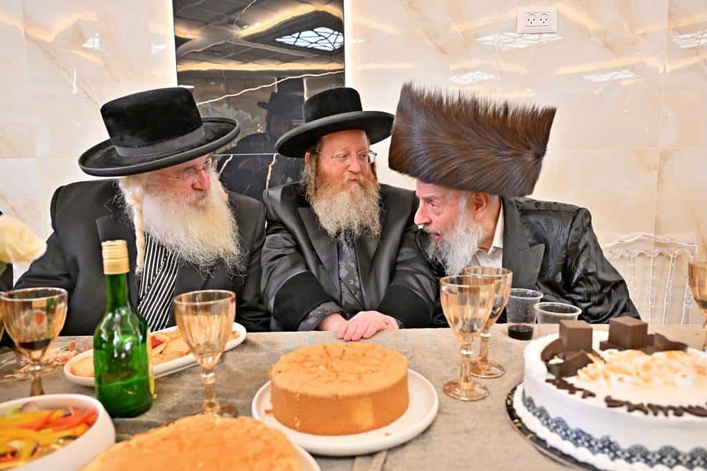 גלריה: רבנים ואישי ציבור בשמחת בר המצוה לבן איש קרעסטיר