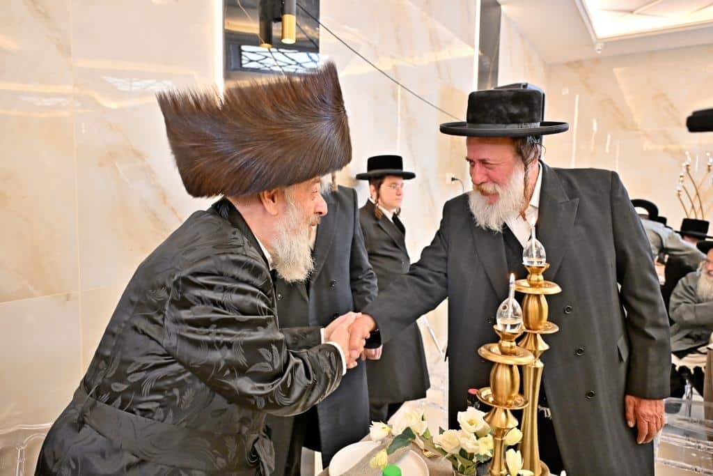 גלריה: רבנים ואישי ציבור בשמחת בר המצוה לבן איש קרעסטיר