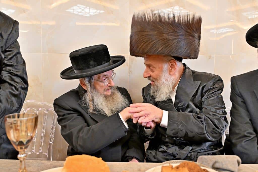 גלריה: רבנים ואישי ציבור בשמחת בר המצוה לבן איש קרעסטיר