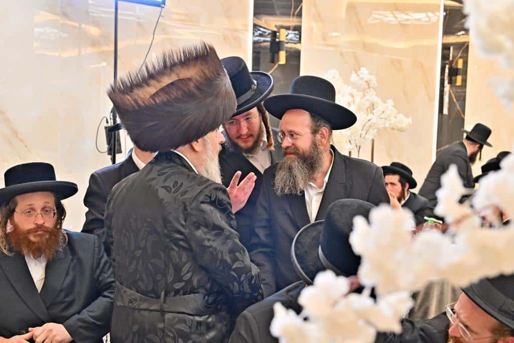 גלריה: רבנים ואישי ציבור בשמחת בר המצוה לבן איש קרעסטיר