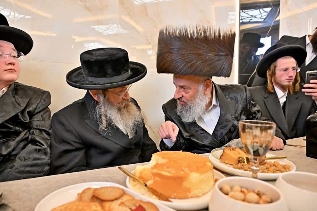 גלריה: רבנים ואישי ציבור בשמחת בר המצוה לבן איש קרעסטיר