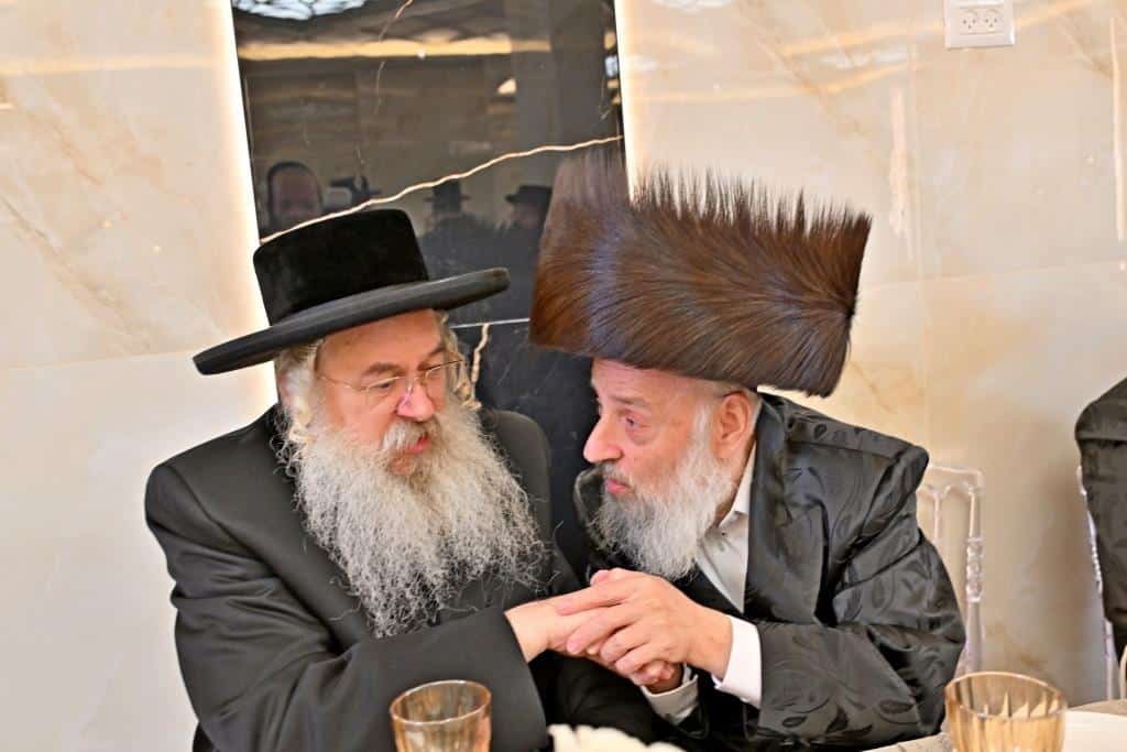 גלריה: רבנים ואישי ציבור בשמחת בר המצוה לבן איש קרעסטיר