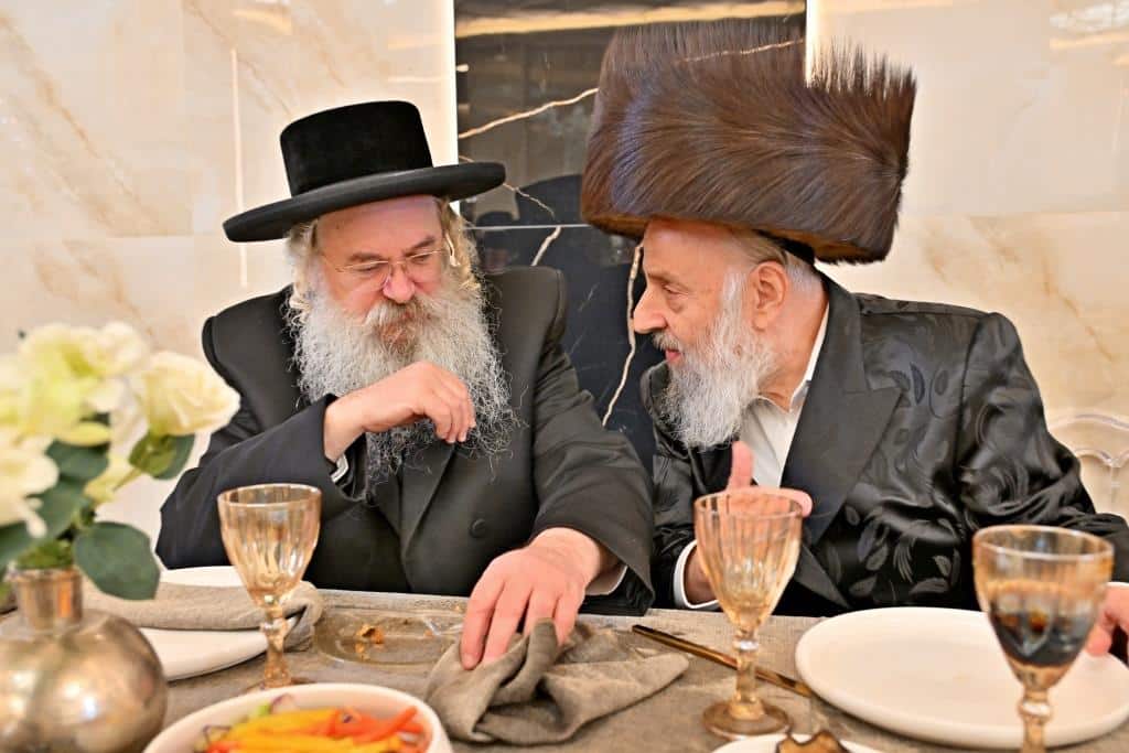 גלריה: רבנים ואישי ציבור בשמחת בר המצוה לבן איש קרעסטיר