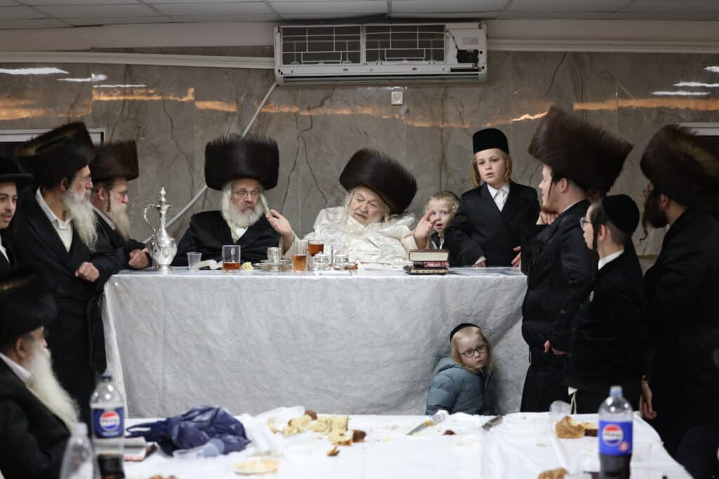 גלריה: האדמו"ר מטעמעשוואר שבת במירון וערך חלאק'ה לנינו