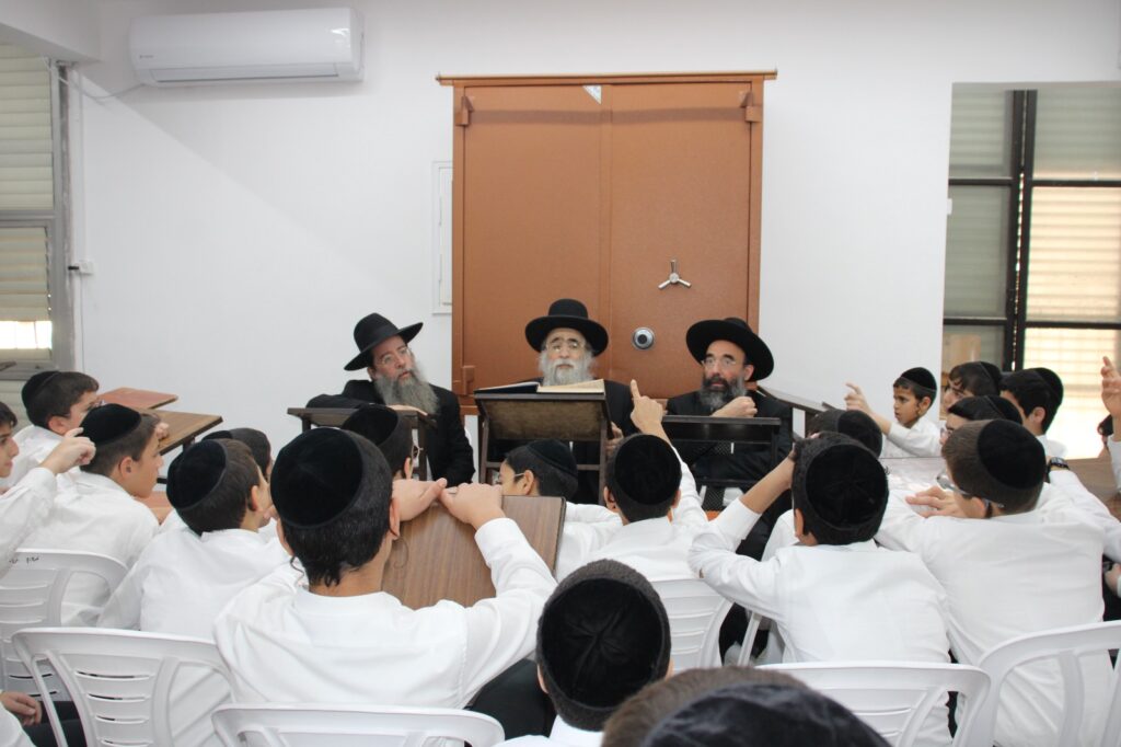 התלמידים מת"ת פרי תואר התפלפלו ורקדו עם גדולי ישראל