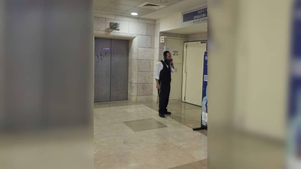 איצקוביץ': תפילת הזמר, השר המזמר ושמחת נישואי הנגידים