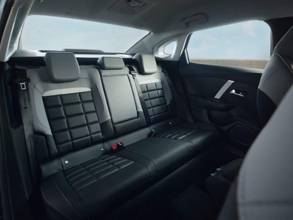 סיטרואן משיקה את ה-C4 ההיברידית במחיר שובר שוק