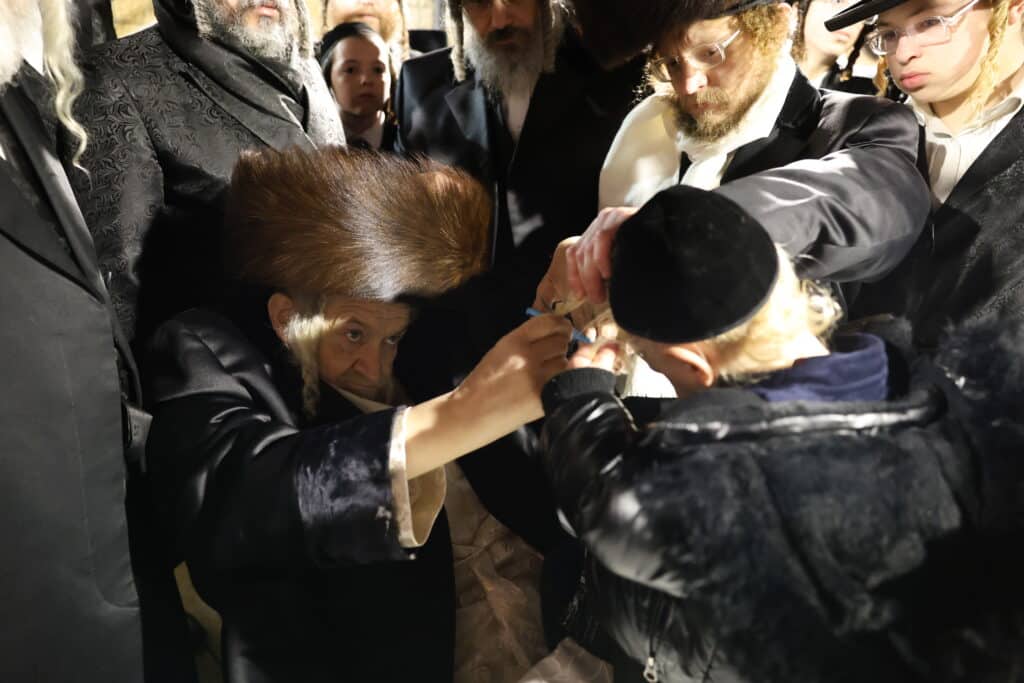 גלריה: האדמו"ר מטעמעשוואר שבת במירון וערך חלאק'ה לנינו