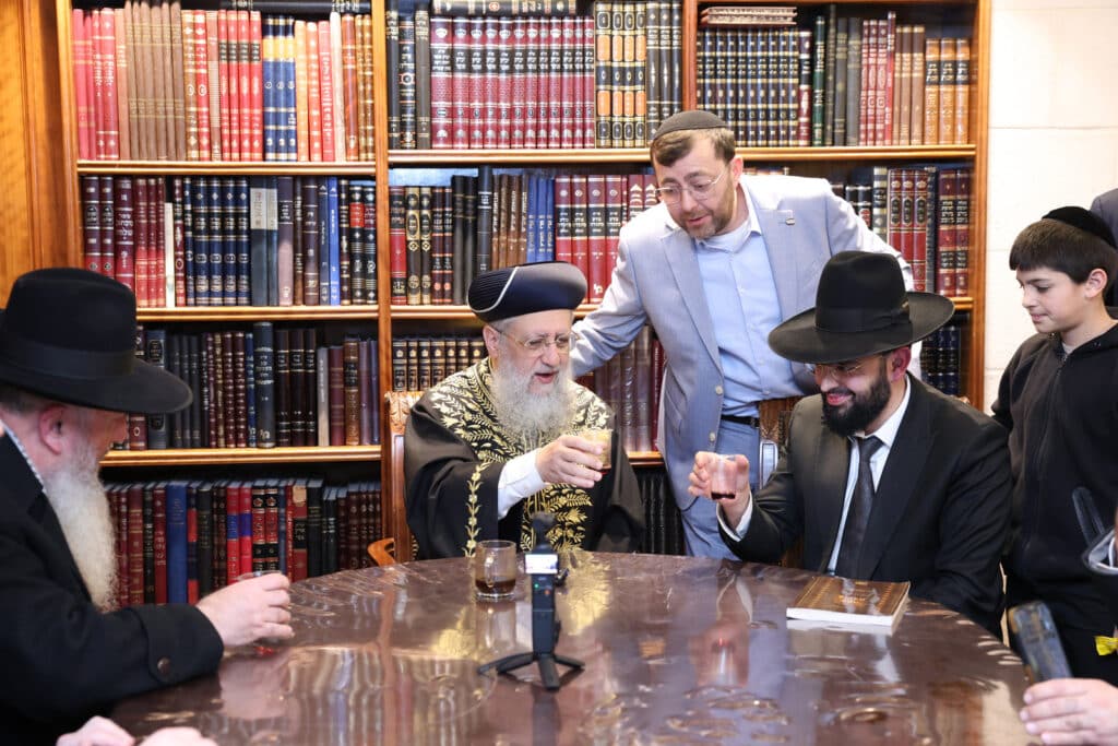 בני קהילת וינה ערכו סיום מסכת בלשכת הגר"ד יוסף