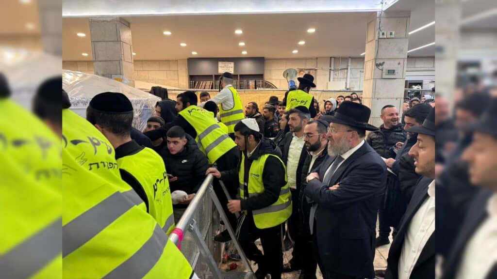 איצקוביץ': תפילת הזמר, השר המזמר ושמחת נישואי הנגידים