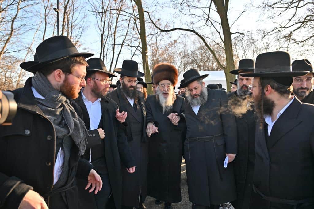 דמעות בציון ושבת בקראקא: מסע הנאמנים של אלכסנדר