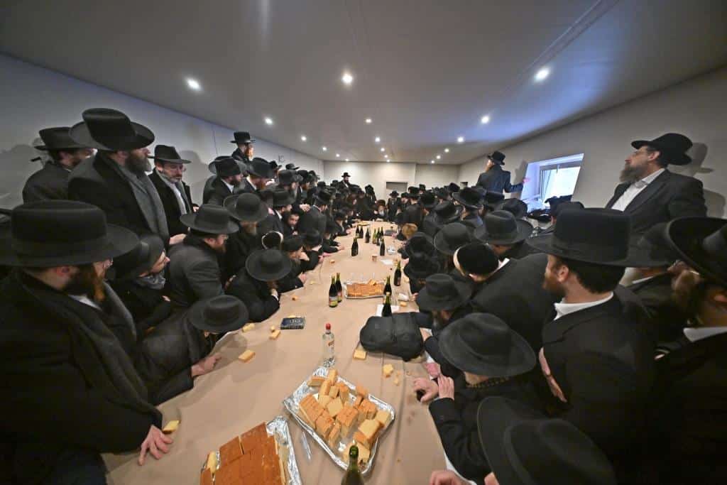 דמעות בציון ושבת בקראקא: מסע הנאמנים של אלכסנדר