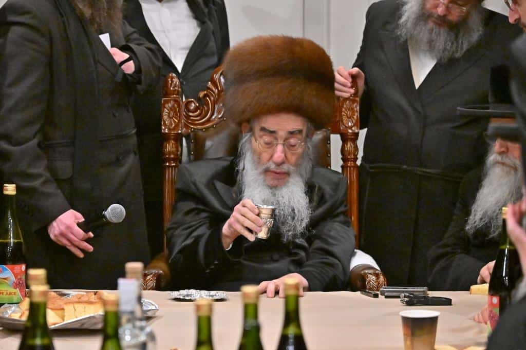 דמעות בציון ושבת בקראקא: מסע הנאמנים של אלכסנדר