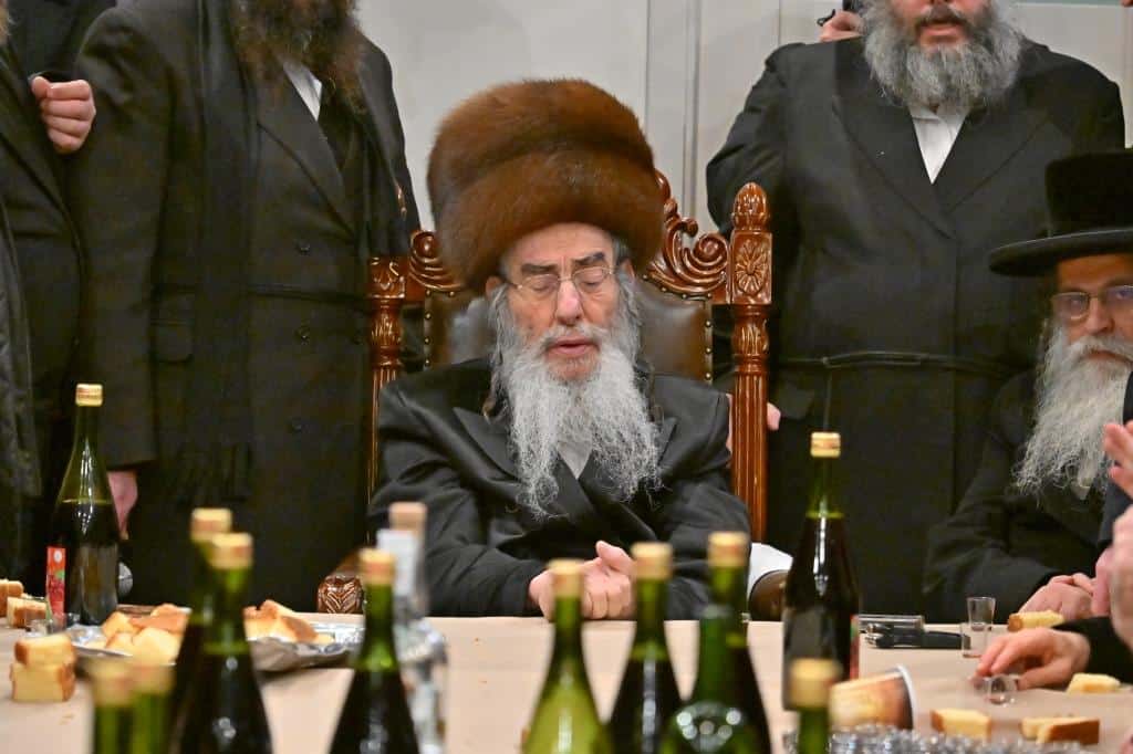 דמעות בציון ושבת בקראקא: מסע הנאמנים של אלכסנדר