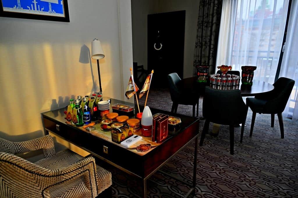 דמעות בציון ושבת בקראקא: מסע הנאמנים של אלכסנדר