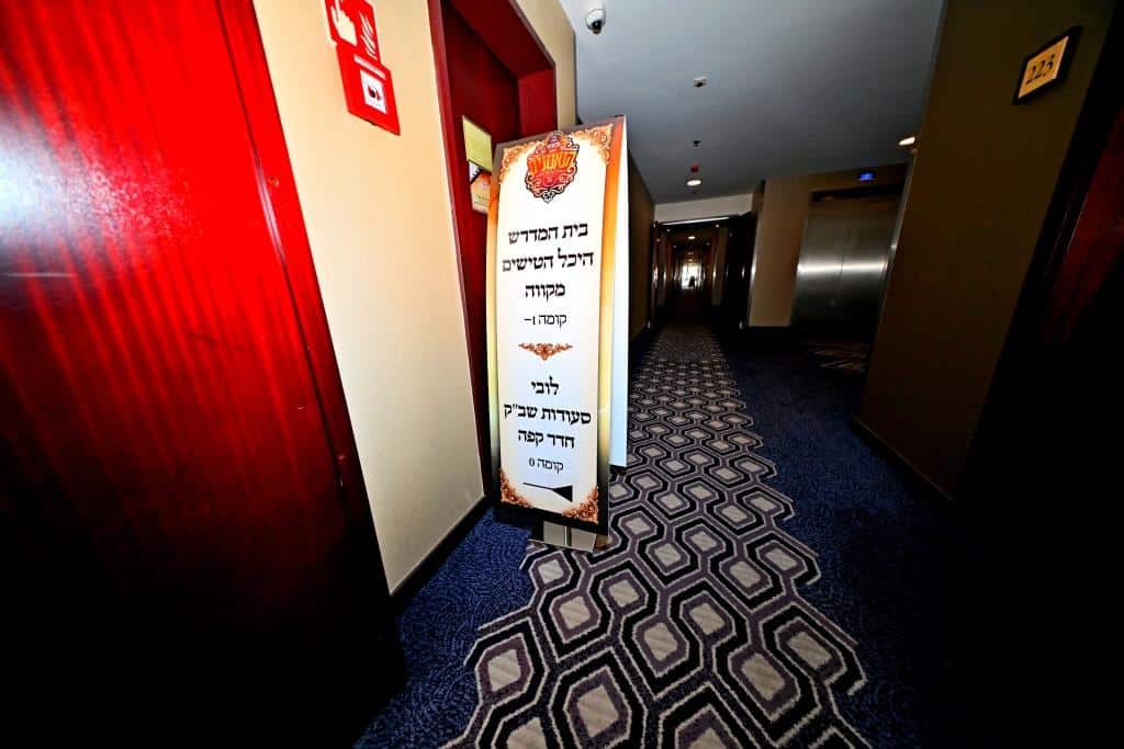 דמעות בציון ושבת בקראקא: מסע הנאמנים של אלכסנדר