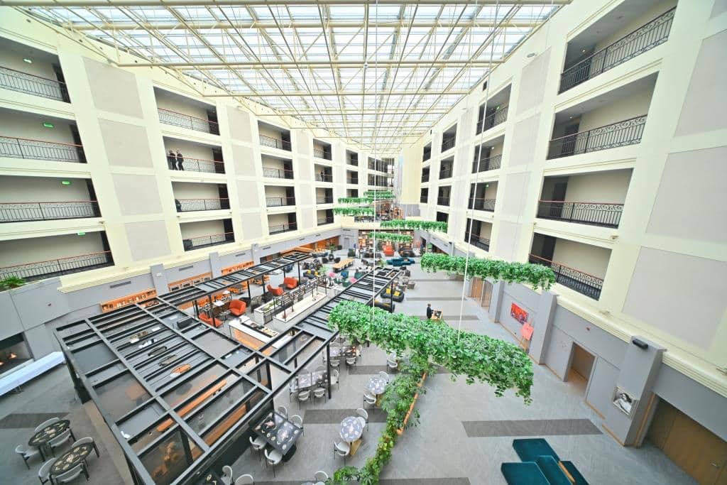 דמעות בציון ושבת בקראקא: מסע הנאמנים של אלכסנדר