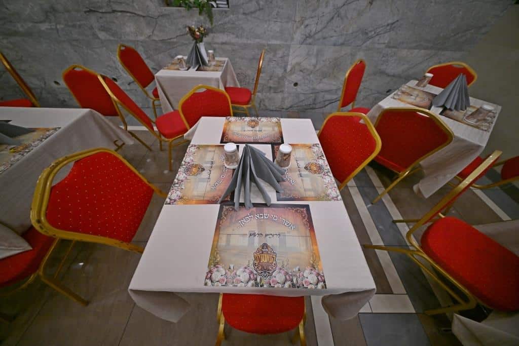 דמעות בציון ושבת בקראקא: מסע הנאמנים של אלכסנדר