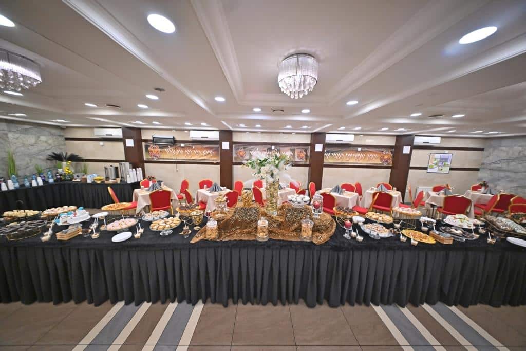 דמעות בציון ושבת בקראקא: מסע הנאמנים של אלכסנדר