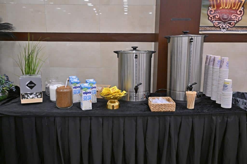 דמעות בציון ושבת בקראקא: מסע הנאמנים של אלכסנדר