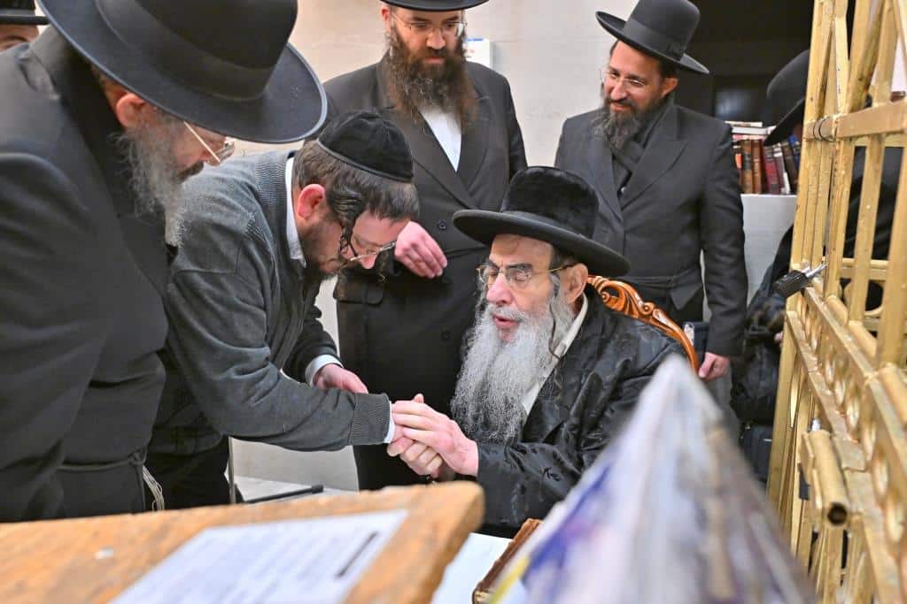 דמעות בציון ושבת בקראקא: מסע הנאמנים של אלכסנדר