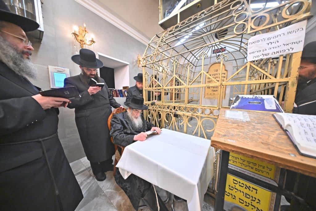 דמעות בציון ושבת בקראקא: מסע הנאמנים של אלכסנדר