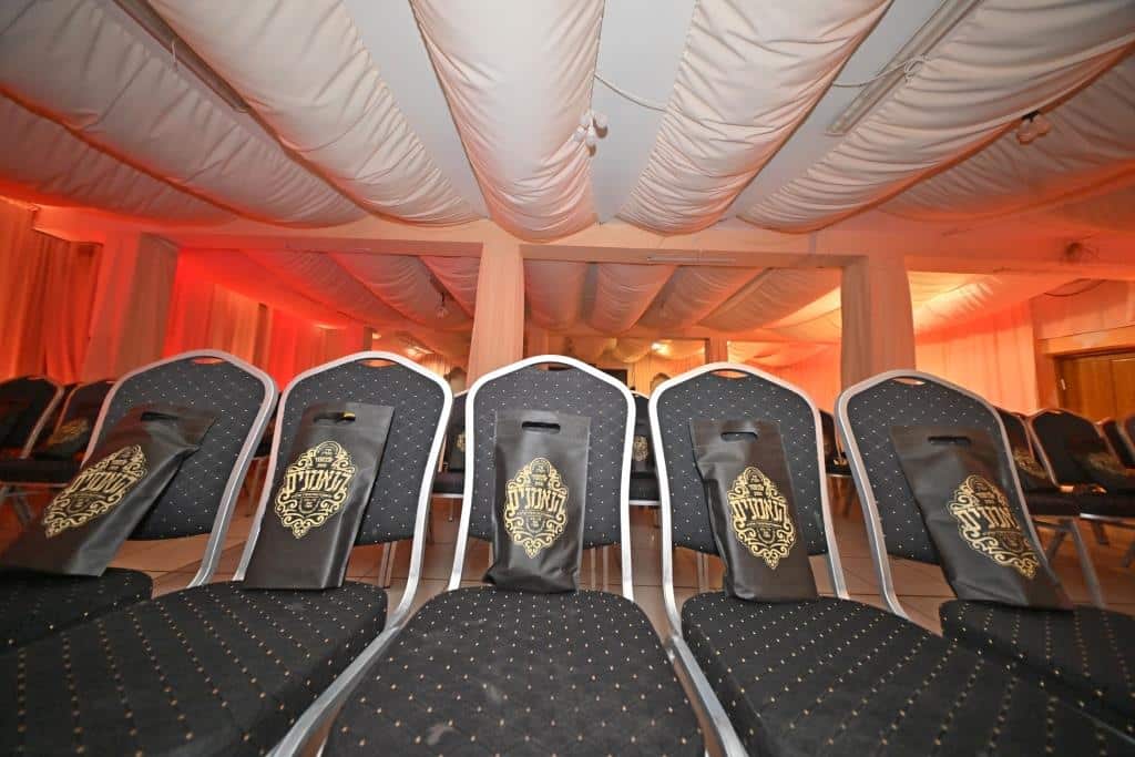 דמעות בציון ושבת בקראקא: מסע הנאמנים של אלכסנדר