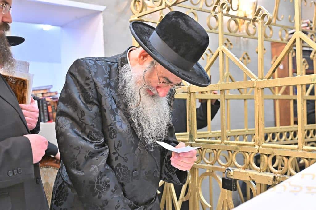 דמעות בציון ושבת בקראקא: מסע הנאמנים של אלכסנדר