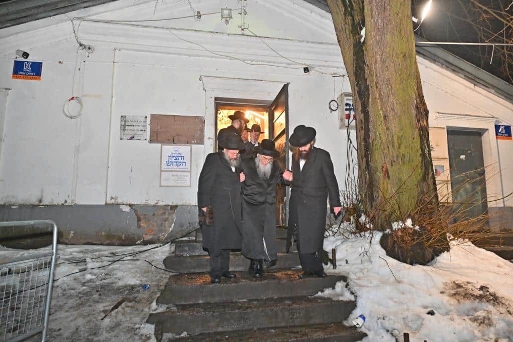 דמעות בציון ושבת בקראקא: מסע הנאמנים של אלכסנדר