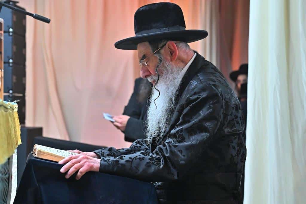 דמעות בציון ושבת בקראקא: מסע הנאמנים של אלכסנדר